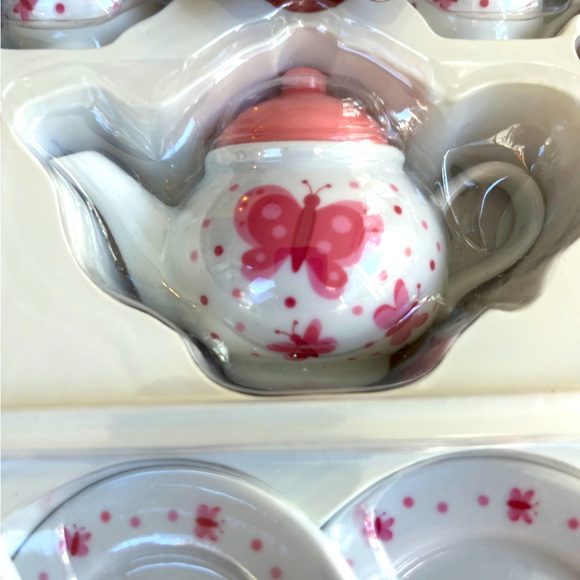 Brand new with tags 13 piece Schylling Butterfly Tea Set - Picture 5 of 8